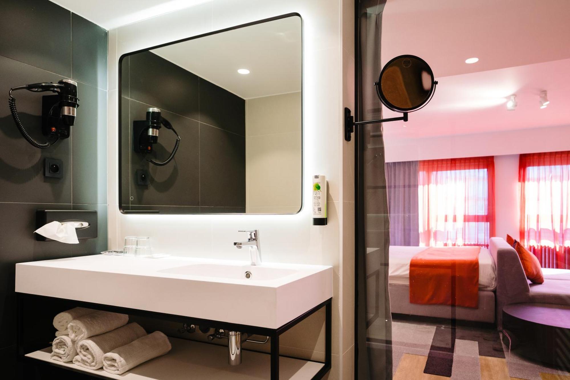 Ostend Hotel ภายนอก รูปภาพ